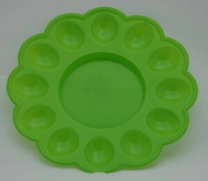 Великодня пластмасова фігурна тарілка-підставка на 12 яєць і святковий кулиц Ø24 см (зелений колір)