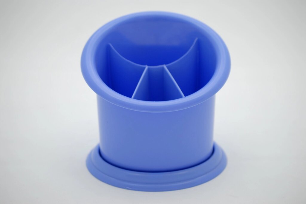 Пластикова підставка-сушарка для столових приборів "Пенек" (блакитний колір) від компанії ТОВ "Магія Пласт" - фото 1