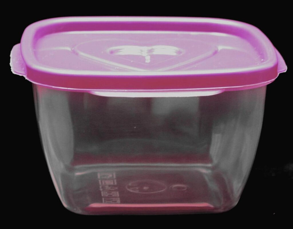 Пластиковий квадратний контейнер (лоток) 0.6 л "Сердечко" з м'якою кришкою (різні кольори кришки) від компанії ТОВ "Магія Пласт" - фото 1