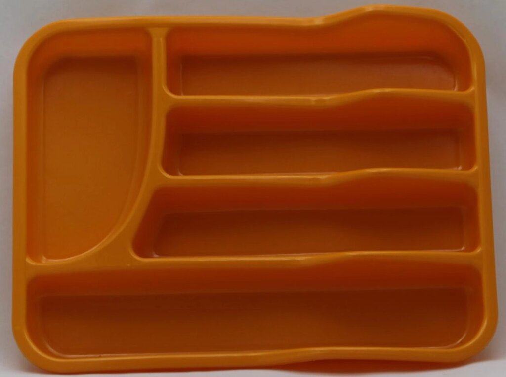 Пластиковий прямокутний лоток-вкладиш у шуфлядку для столового приладдя 34 см х 26 см (жовтогарячий колір) від компанії ТОВ "Магія Пласт" - фото 1