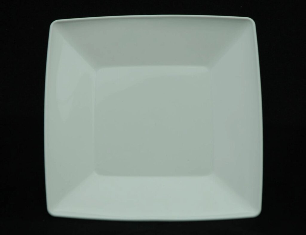 Пластмасова квадратна перекусна (салатна) тарілка 18 см х 18 см (білий колір) від компанії ТОВ "Магія Пласт" - фото 1