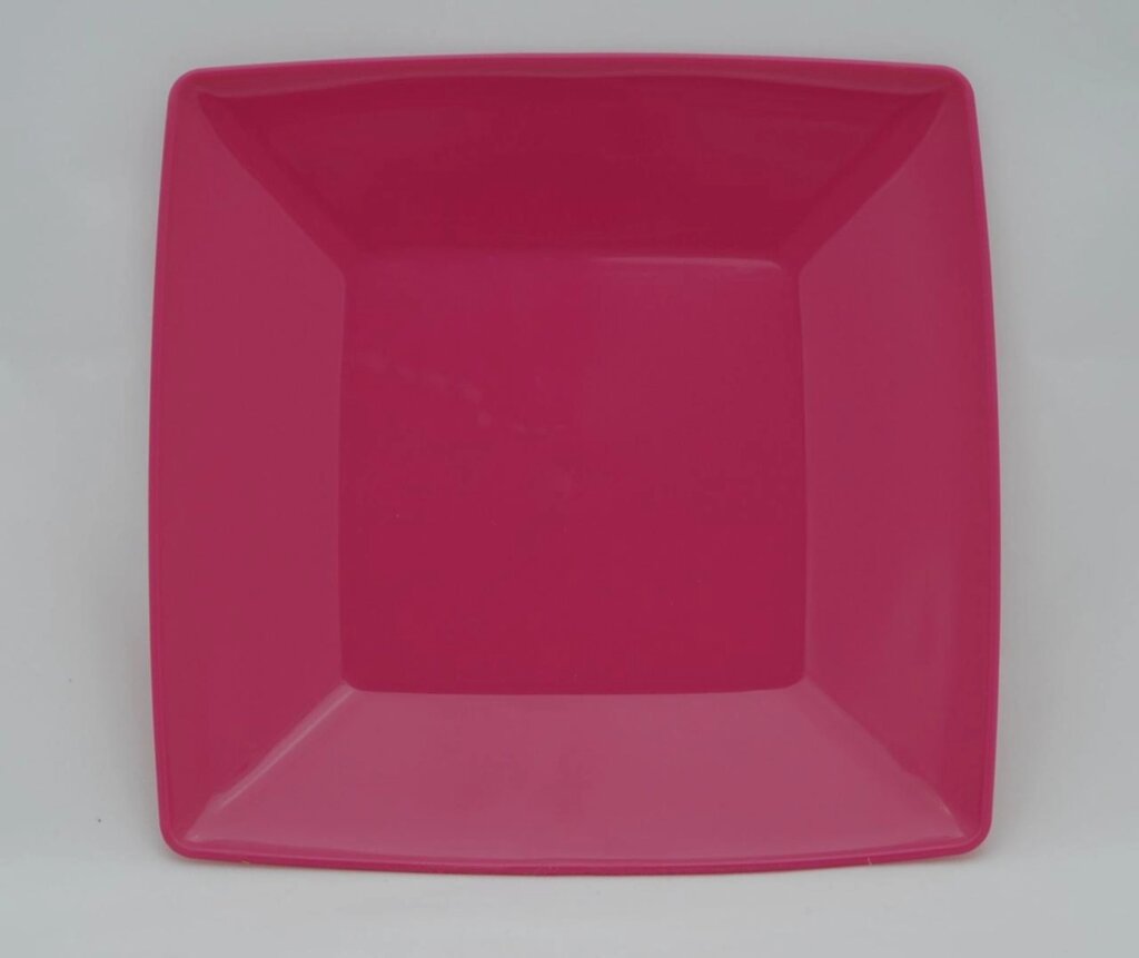 Пластмасова квадратна перекусна (салатна) тарілка 18 см х 18 см (малиновий колір) від компанії ТОВ "Магія Пласт" - фото 1