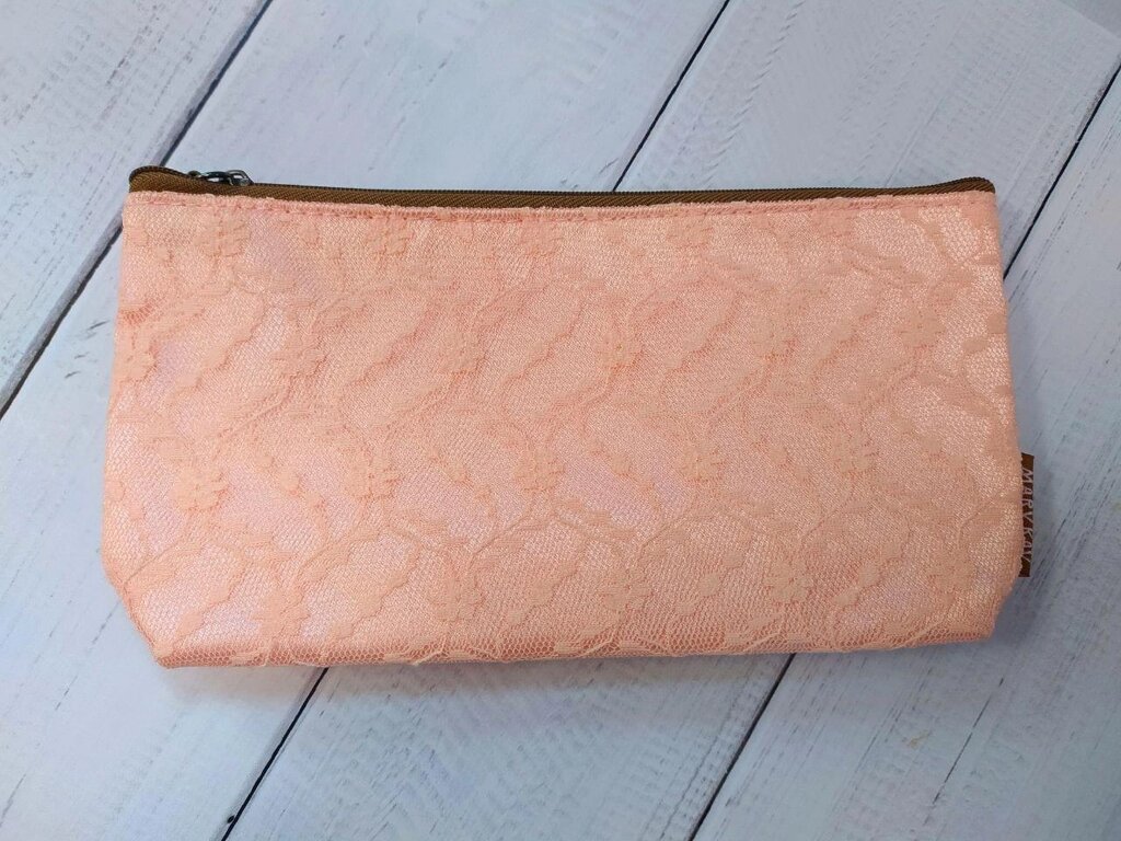 Косметичка Mary Kay на блискавці (бежева) від компанії Книгарня БУККАФЕ - фото 1