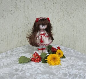 Дівчинка-Українка з вишиванкою 28 см Гранд Презент