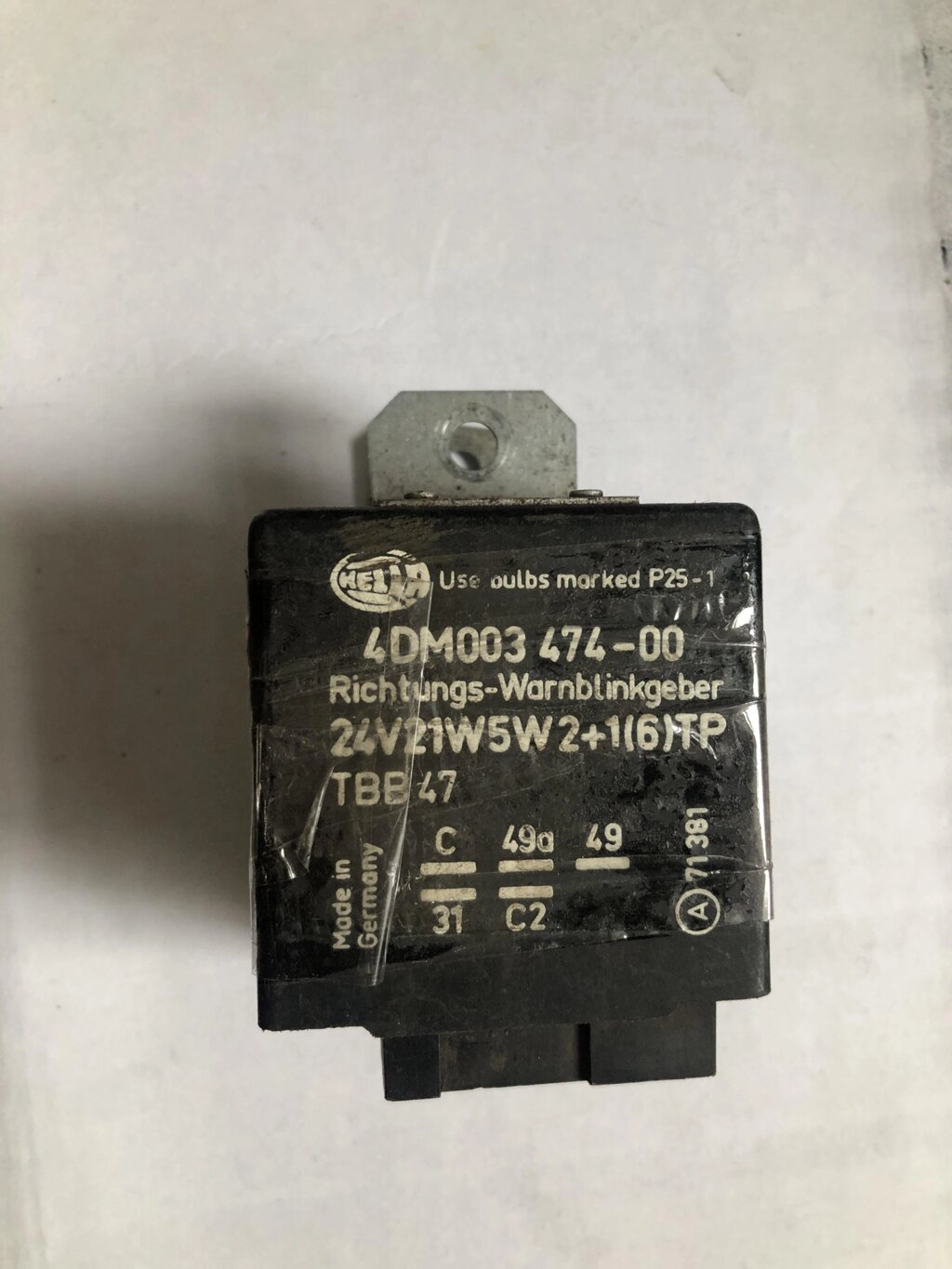 Hella 24v (21w5w2+1(6) тр5 кон поворотів від компанії Інтернет-магазин "Івеко" - фото 1