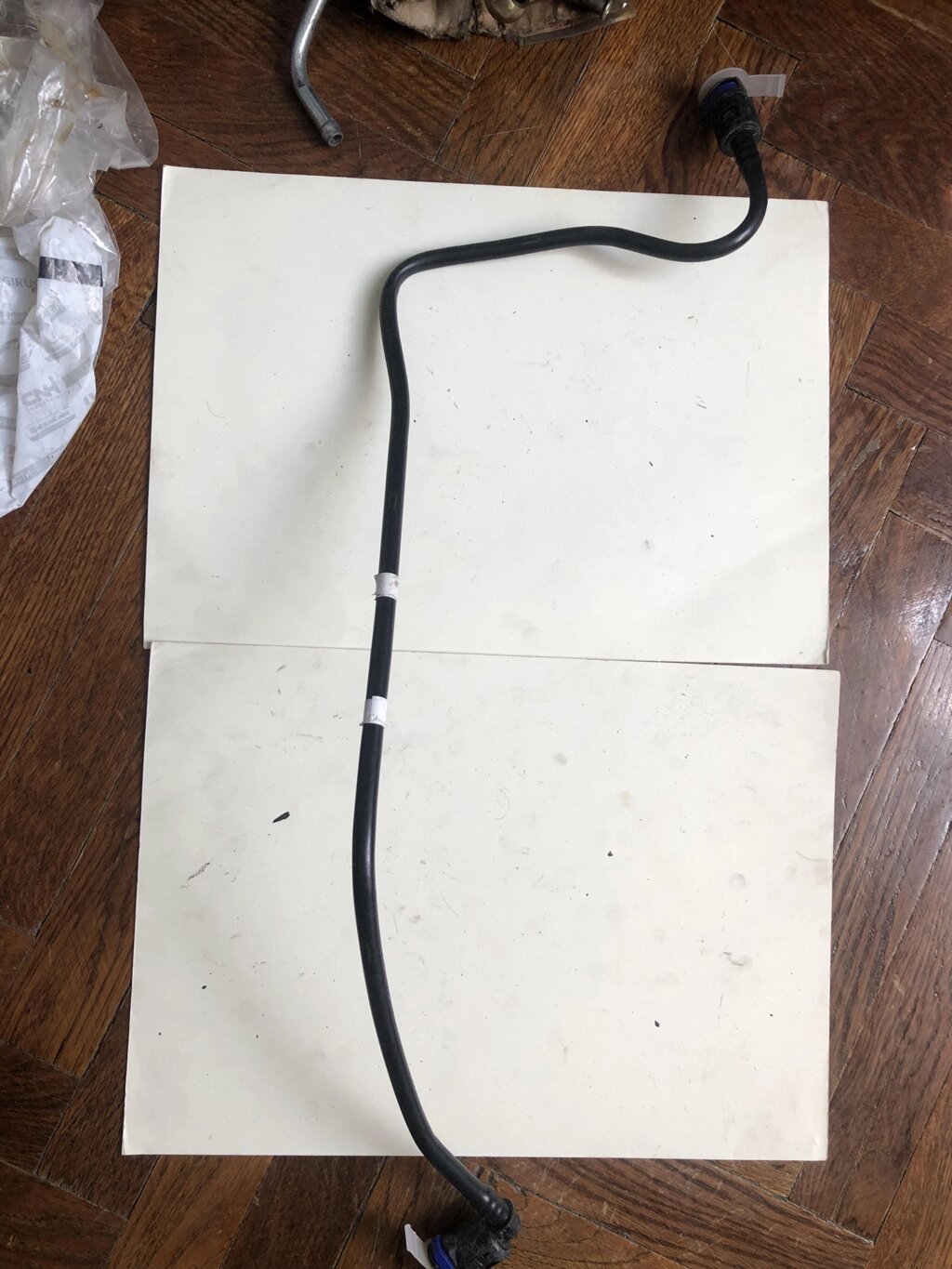 Трубка водяна розширювального бачка від компанії Інтернет-магазин "Івеко" - фото 1