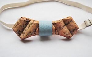 Дерев'яна краватка метелик ручної роботи з винним корком No1