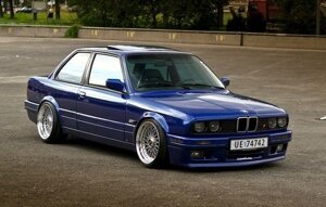 BMW E30.