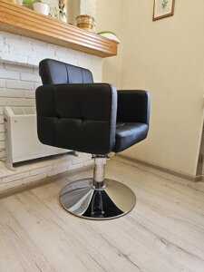 Перукарське крісло Beatrice HC183H на гідравліці чорний