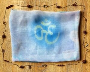 Шифоновий шарф зі знаком Ом (ніжно блакитний)