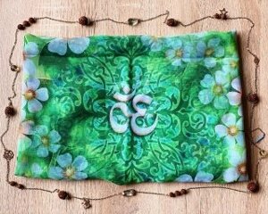 Шифоновий шарф зі знаком Ом (зелений)