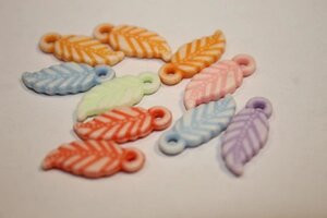 Бусинки для браслетів Листочки 10шт/17х7мм