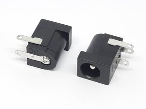 Гніздо живлення латунь нікельована 5,5/2,5 мм DC005 в Одеській області від компанії Кладовая мастера на Закупка