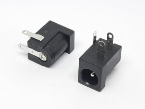 Гніздо живлення латунь нікельована 5,5/2,1 мм DC005 в Одеській області від компанії Кладовая мастера на Закупка