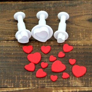 Набір для плунжерів мастики "Сердечка"у наборі 3шт., розмір дивіться на 3ьем фото, пластик
