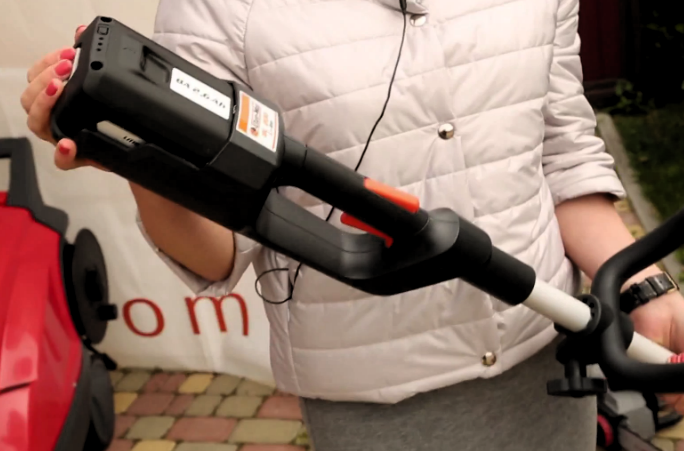 Акумуляторна мотокоса Oleo Mac BC 200