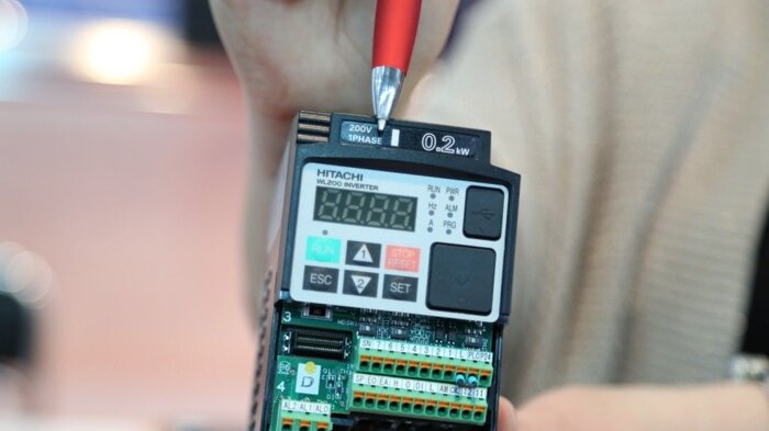 Преобразователь частоты Hitachi WL200-002SF