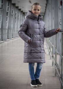 Дитяче зимове пальто з капюшоном