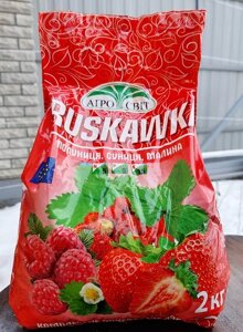 Комплексне добриво TRUSKAWKA для полуниці NPK 5:5:15  , 2 кг в Київській області от компании AgroSemka
