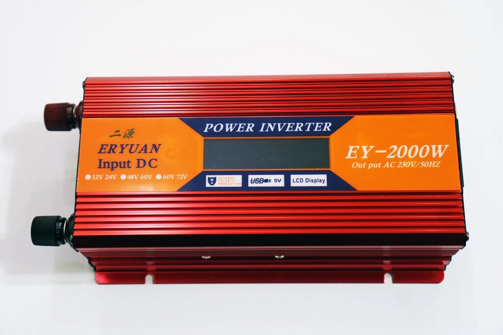 12V-220V 2000W Red Перетворювач струму AC/DC з LCD-дисплеєм від компанії АВТОСТИЛЬ - фото 1