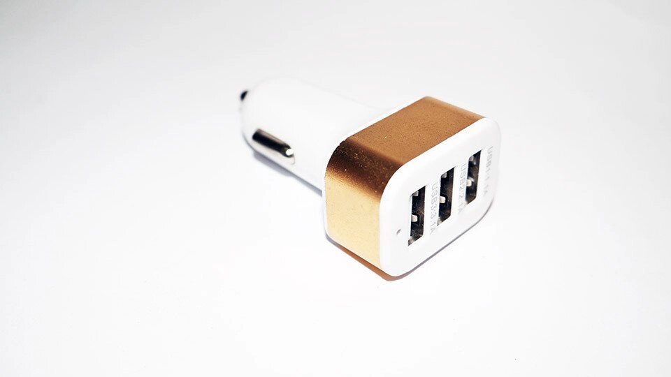 Автомобільний зарядний Car Charger 3USB від компанії АВТОСТИЛЬ - фото 1