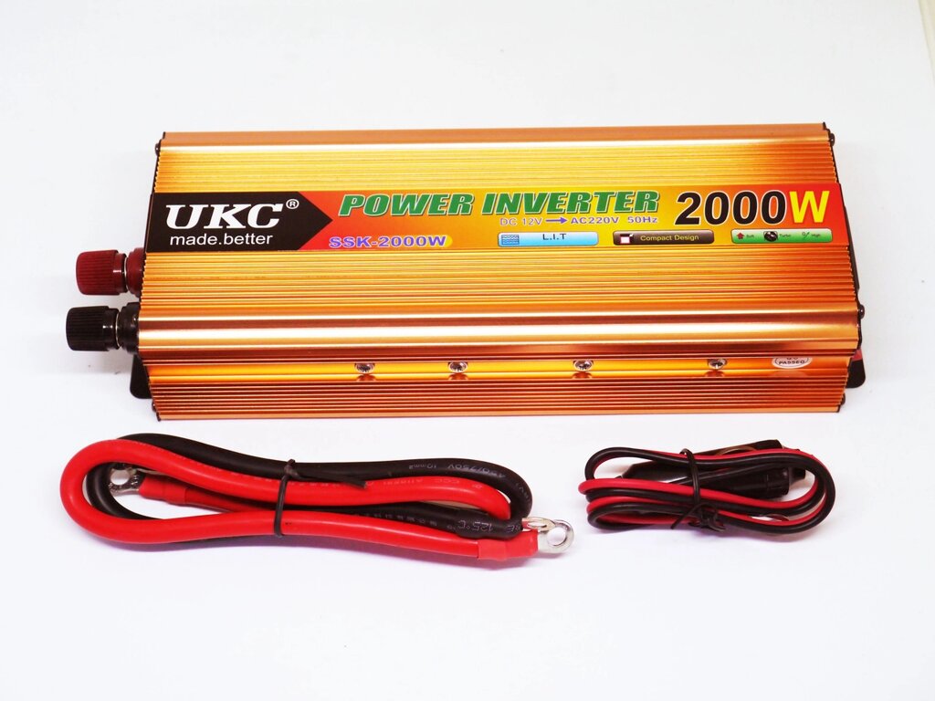 Перетворювач авто інвертор UKC 12V-220V 2000W - особливості