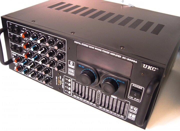 Підсилювач UKC AV-2009A FM SD USB, AUX Караоке 6хМикрофонов 8-канальний від компанії АВТОСТИЛЬ - фото 1