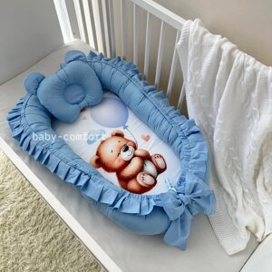 Кокон-позиціонер для новонароджених Baby Comfort Ведмедик блакитний + подушечка (рюші)