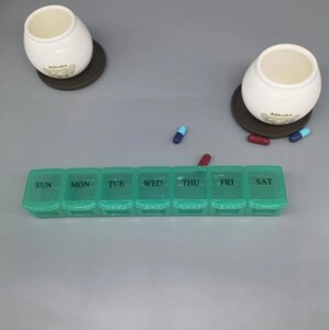 Таблетниця на 7 днів 18601 22 см зелена