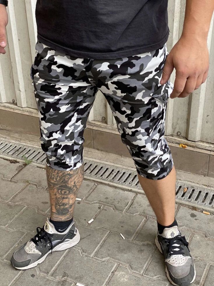 Бриджі чоловічі котонові камуфляжні з накладними кишенями "карго" AFOUR від компанії ГАРДЕРОБ - фото 1