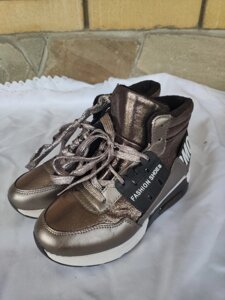 Кросівки, снікерси жіночі(підліткові) демісезонні брендові MOSCHINO