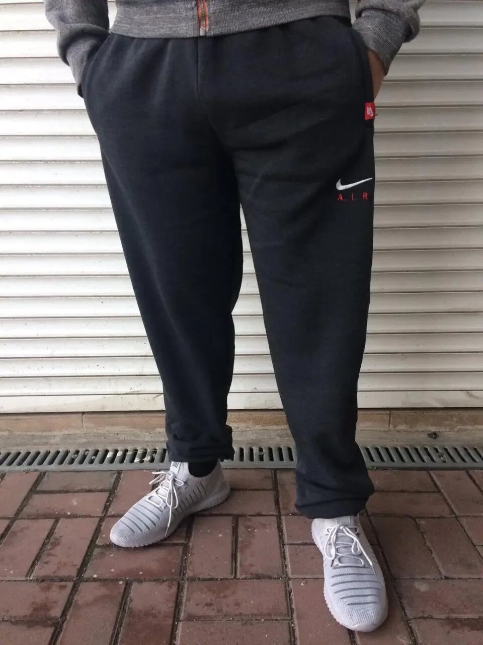 Спортивні штани утеплені на флісі трикотажні великих розмірів із широкою штаниною на високий зріст NIKE від компанії ГАРДЕРОБ - фото 1