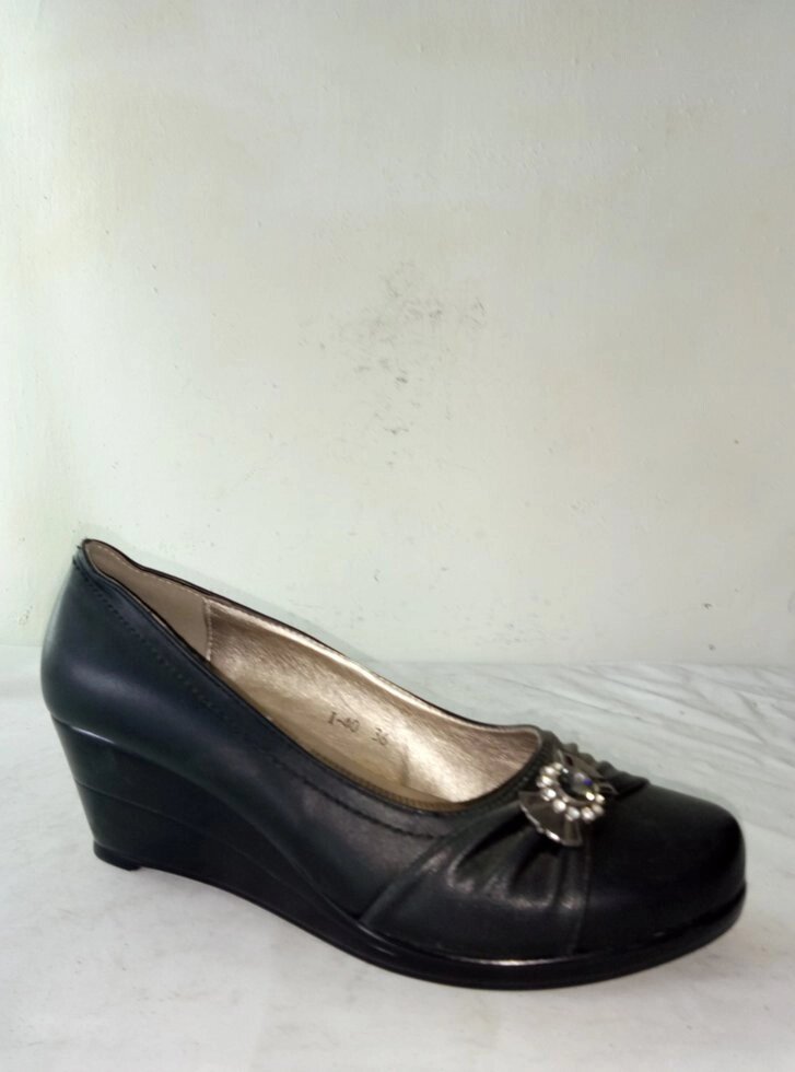 Туфлі жіночі CHUANCHI від компанії ГАРДЕРОБ - фото 1