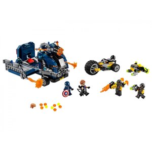 Блоковий конструктор LEGO Super Heroes Marvel Comics Месники: Напад на вантажівку (76143)