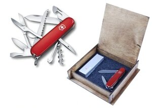 Кишеньковий ніж Victorinox Fieldmaster Huntsman 1.3713 з деревом гравюра Rr