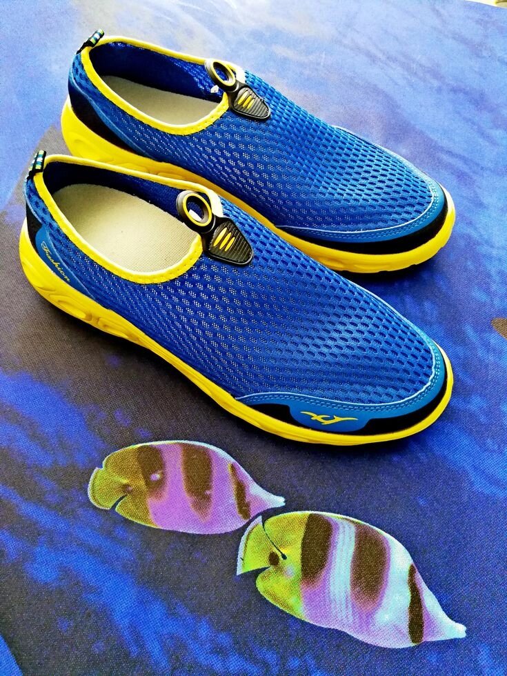 Тапочки коралові для плавання, аквашузи чоловічі з жовтою підошвою р. 44 сині - розпродаж
