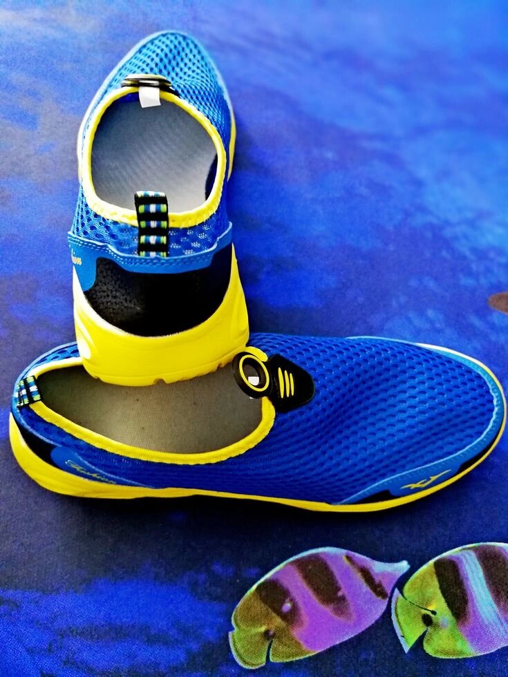 Тапочки коралові для плавання, аквашузи чоловічі з жовтою підошвою р. 43 сині - доставка