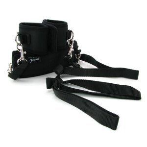 Наручники та нашийник БДСМ Pipedream Collar with Cuffs and Leash