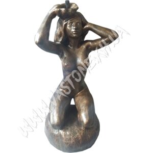 Садова Скульптура "Дівчина на камені" Бронзовий