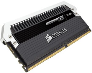 Corsair 32 GB (4x8GB) DDR4 3000 MHz Dominator Platinum (CMD32GX4M4C3000C15)