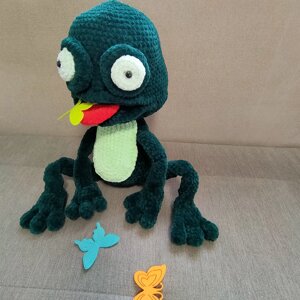 Жаба жабка з язичком зелена іграшка вязана гачком