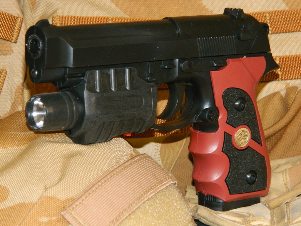 Beretta 92 іграшковий пістолет з модулем LCC і Lantern від компанії Магазин "Голіаф" - фото 1