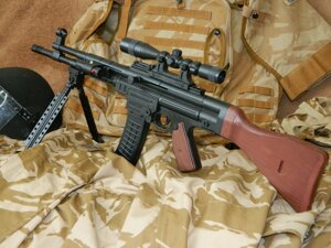 Іграшковий автомат Sturmgewehr 44 на пластикових кульках із лазерним цілевказівником і сошками