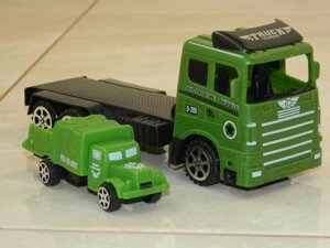Платформа іграшок військової вантажівки (2 вантажівки)