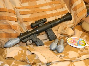 Дитячий іграшковий РПГ-7 (гранатомет) з мішенню і трьома пластиковими пострілами