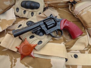 Револьвер Шерифа на пістонах "Golden Gun" іграшка + подарунки