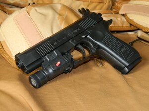 Іграшковий пістолет CZ 75 на пластикових кульках з ліхтариком