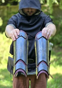 Cosplay Середньовічні Пластинчаті V1.1 поножі з геральдикою із Шкіри та Eva foam для косплея