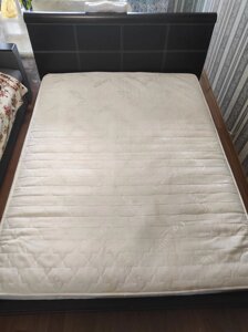 Дерев'яне двоспальне ліжко+матрас 170х216см (массив ДУБа) (б/у)