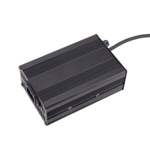 Зарядний пристрій акумуляторів AGM 12V, 15A, + крокодили,135x90x50mm